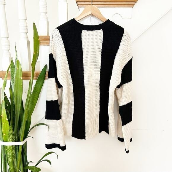 SHEIN Drop Shoulder Two Tone Sweater Black White Long Sleeves Pullover Size M - Picture 2 of 5